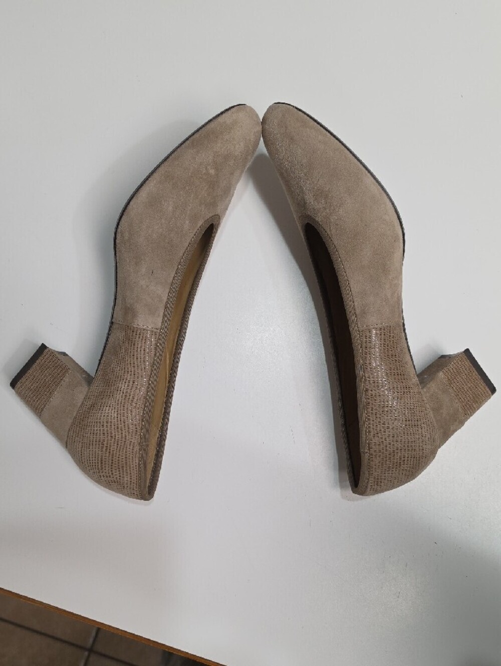 VANELi Military Suede Rounded-Toe Comfort Pumps - Size 9 - Picture 8 of 16